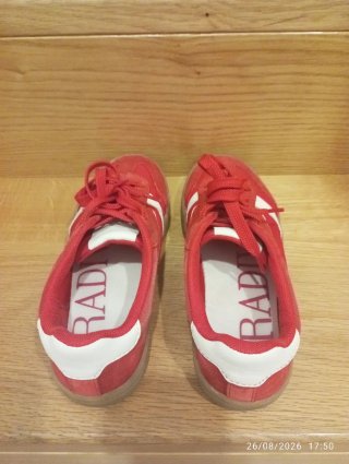 Zapatillas Stradivarius rojas T.37