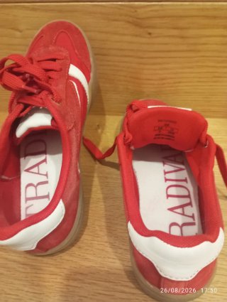 Zapatillas Stradivarius rojas T.37