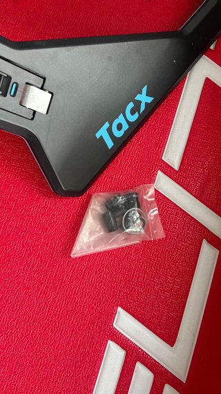 Tacx Neo 2T + Alfombra + mesa + maleta