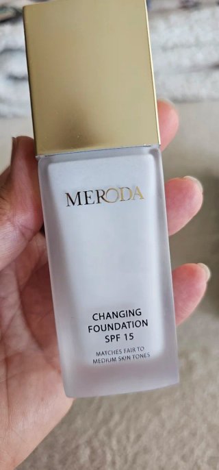 Meroda Changing Foundation SPF 15 + Universal Foun