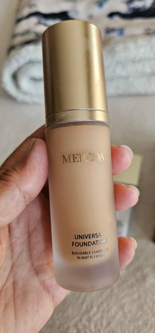 Meroda Changing Foundation SPF 15 + Universal Foun