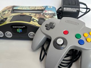 Nintendo 64 - Consola en caja