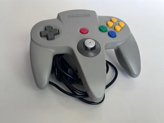 Nintendo 64 - Consola en caja