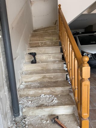 Barandilla de madera para escaleras