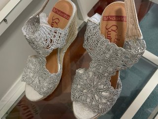 Sandalias cuña yute plateadas