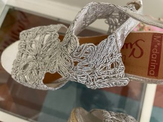 Sandalias cuña yute plateadas