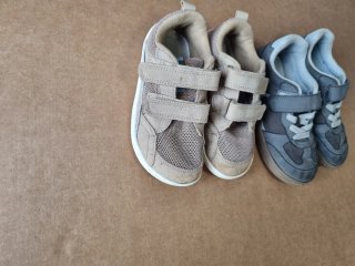 Lote Zapatilla barefoot Gioseppo T30 + Lefties T31