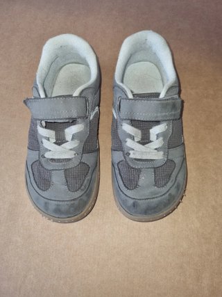 Lote Zapatilla barefoot Gioseppo T30 + Lefties T31