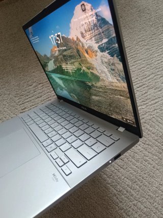 ASUS VivoBook Ryzen 7 Nuevo + Factura