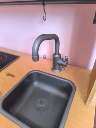 Cocinita de juguete de madera