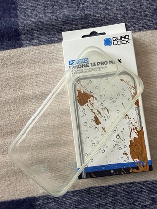 Custodia Quad Lock iPhone 13 Pro Max + Poncho