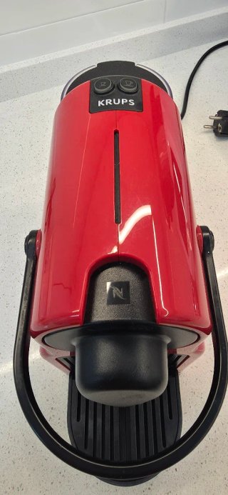 Cafetera KRUPS Nespresso Roja