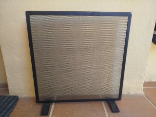 Pantalla para chimenea de metal negra