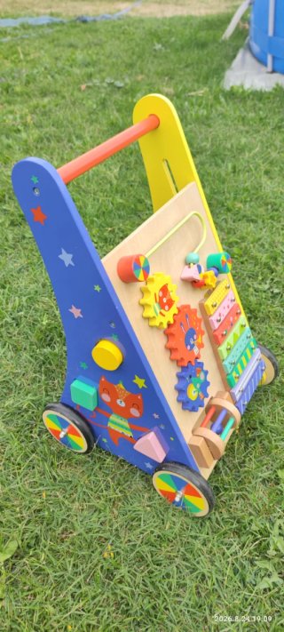 Andador de actividades de madera para bebés