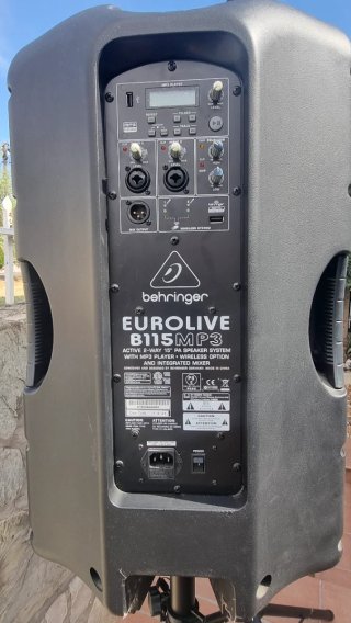 2 Bafles Behringer EuroLive B115 MP3