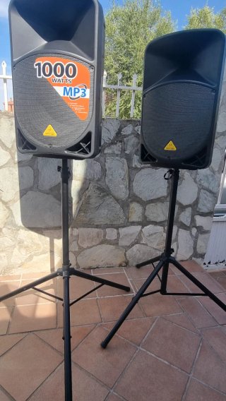 2 Bafles Behringer EuroLive B115 MP3