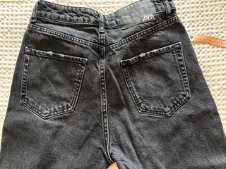 Pantalón vaquero Zara gris