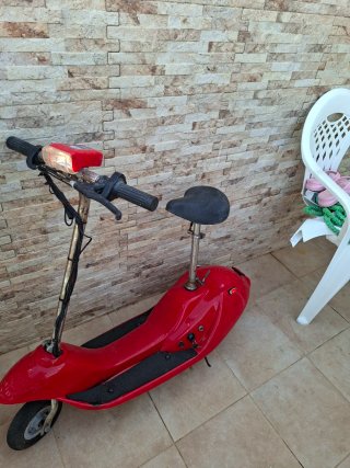 Patinete Eléctrico Coca Cola Rojo