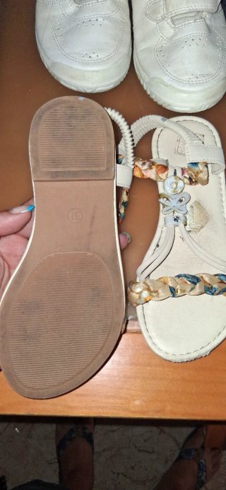 Lote Zapatillas y Sandalias Niña Talla 31/32