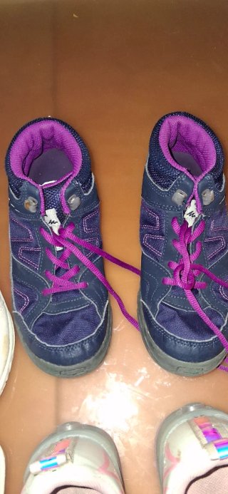 Lote Zapatillas y Sandalias Niña Talla 31/32
