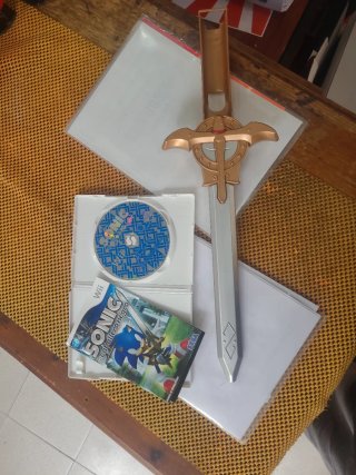 Sonic Wii con Espada Dorada y Plateada