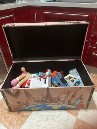 Bonito Baúl de almacenaje con diseño de viajes.