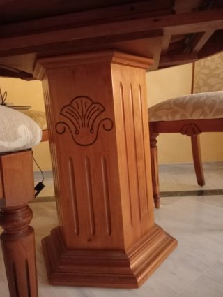 Mesa redonda y 4 sillas comedor