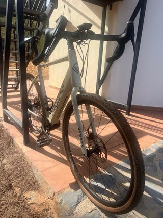 Bicicleta Gravel Eléctrica
