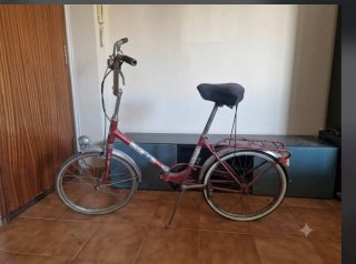 Bicicleta BH plegable roja