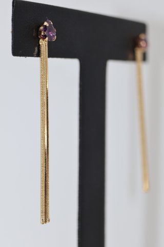 Pendientes largos oro 18K con piedras moradas