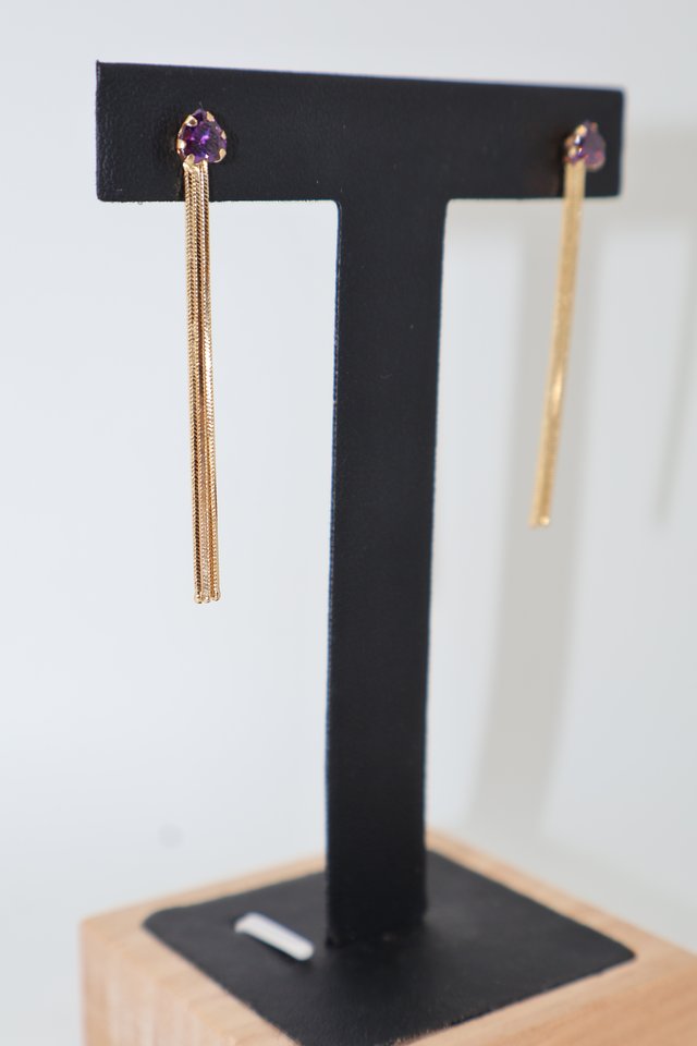 Pendientes largos oro 18K con piedras moradas