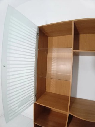 Parete attrezzata legno e vetro