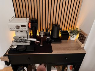Mueble Auxiliar para Estación Café Negro/Madera