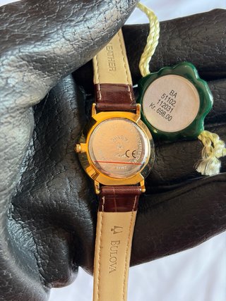 Bulova Lady NUOVO Quartz NOS 29mm