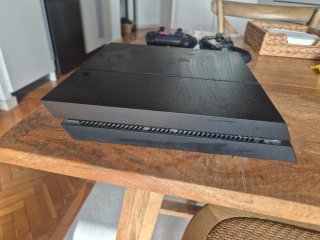 PS4 (PlayStation 4) Negra + 2 Mandos