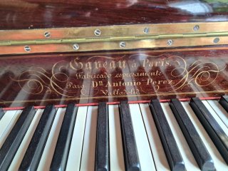 Piano Gaveau de madera