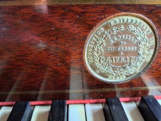 Piano Gaveau de madera
