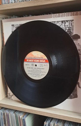 Disco Vinilo Elton John - Reg Strikes Back