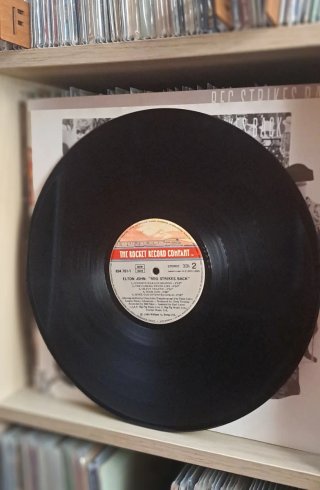 Disco Vinilo Elton John - Reg Strikes Back