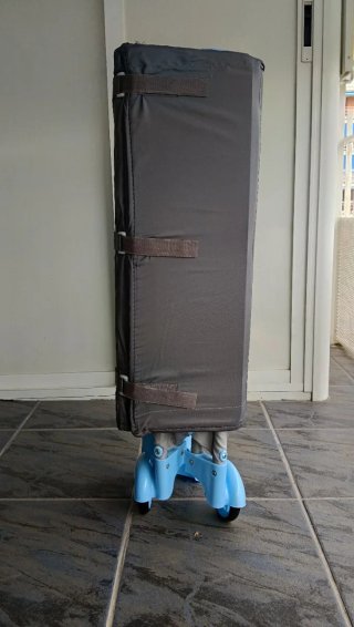 Cuna de viaje Bbest con cambiador.