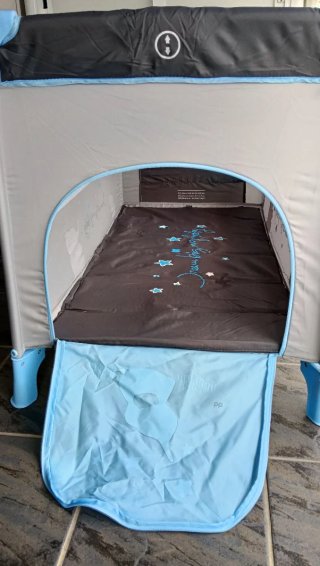 Cuna de viaje Bbest con cambiador.