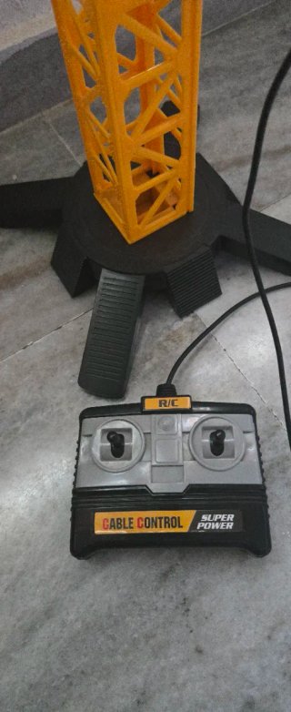 Grúa de juguete con mando a distancia