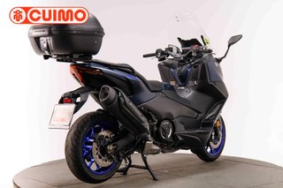 YAMAHA TMAX 560