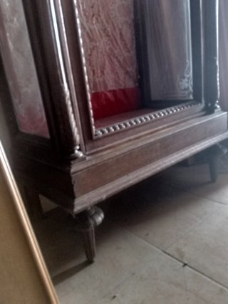 Vetrinetta antica in legno e vetro
