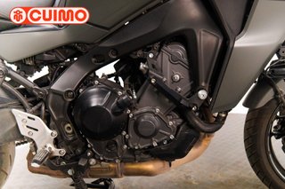YAMAHA TRACER 900