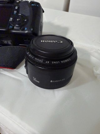 Canon EOS 550D + 50mm f/1.8 II + accesorios