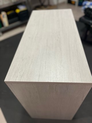 Escritorio de madera claro