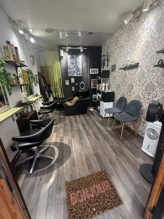Traspaso peluquería Badalona | Alquiler 350€