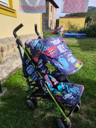 Silla de paseo Cosatto con estampado de monstruos