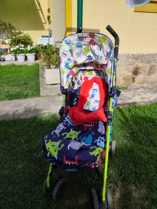Silla de paseo Cosatto con estampado de monstruos
